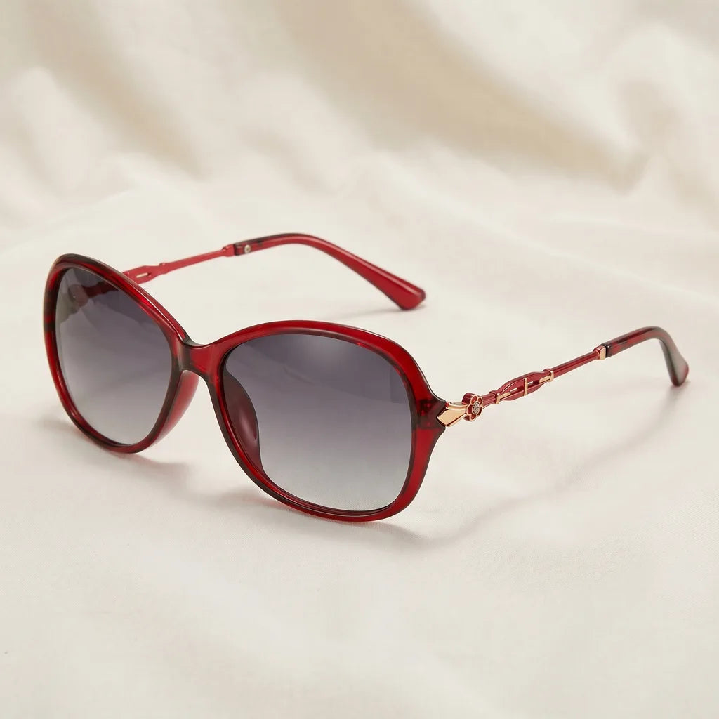 Farley Embellished Round Shades - Color:Red Frame Gradient Grey