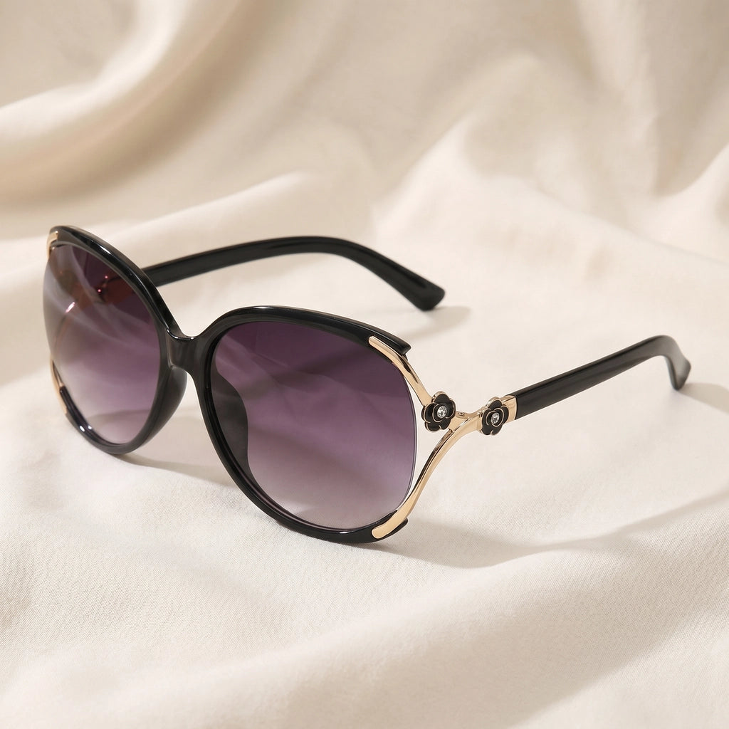 Camellia Oval Shades - Color:Glossy Black