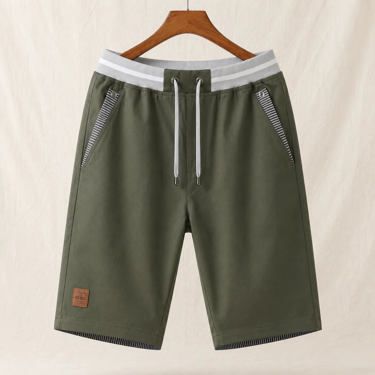 William Loose Cargo Shorts - Color:Army Green;Size:XS