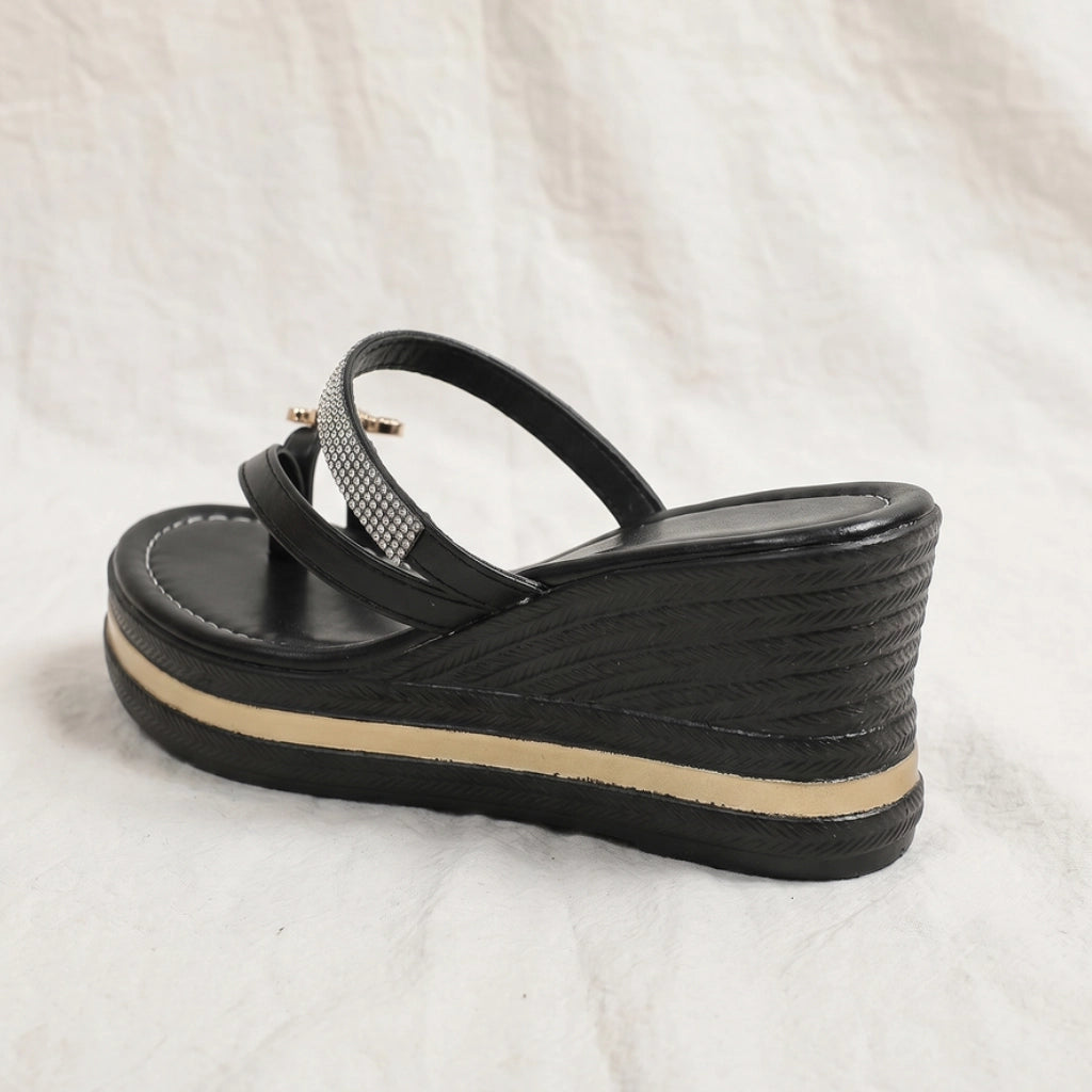 Hooper Toe-Loop Sandals