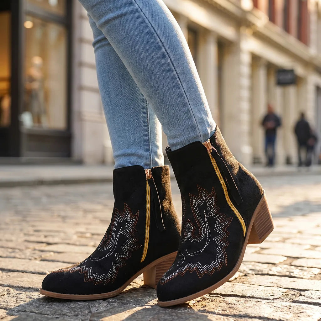 Women's Black Sargent Pointed Chelsea Boots