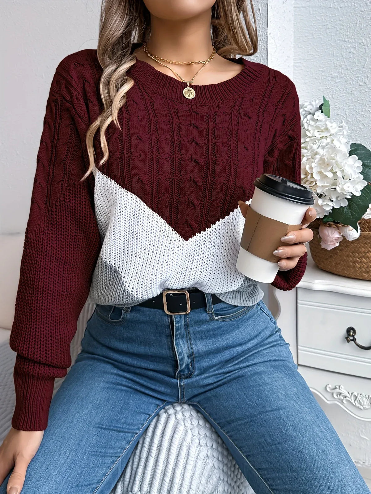 Women's Color-Block Round Neck Sweater red6.webp
